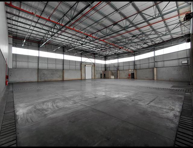 927M² WAREHOUSE TO LET IN POMONA